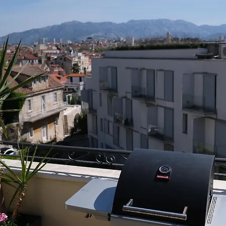 Prime Location Penthouse Apt With A Large Terrace Split Exterior photo