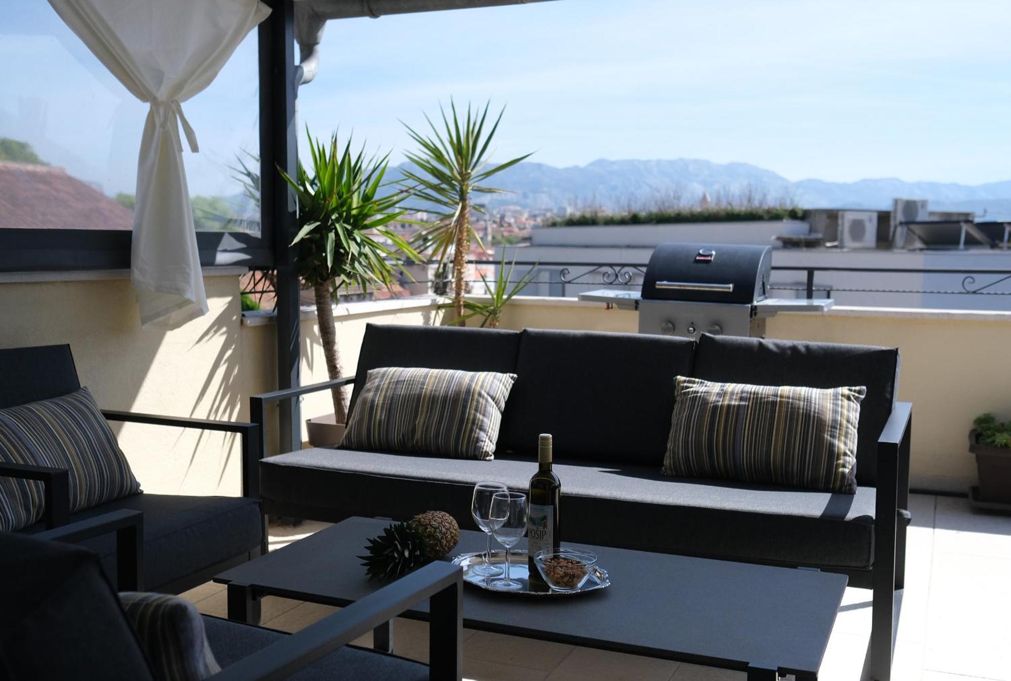 Apartment Prime Location Penthouse With A Large Terrace *